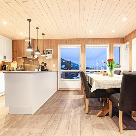 Beautiful Mountain View In Lofoten بيت للعطل *