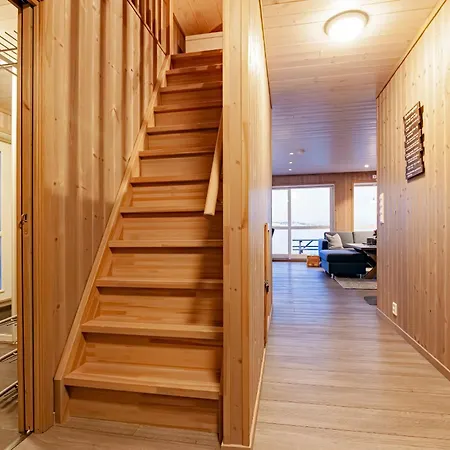 Beautiful Mountain View In Lofoten Tatil Evi *